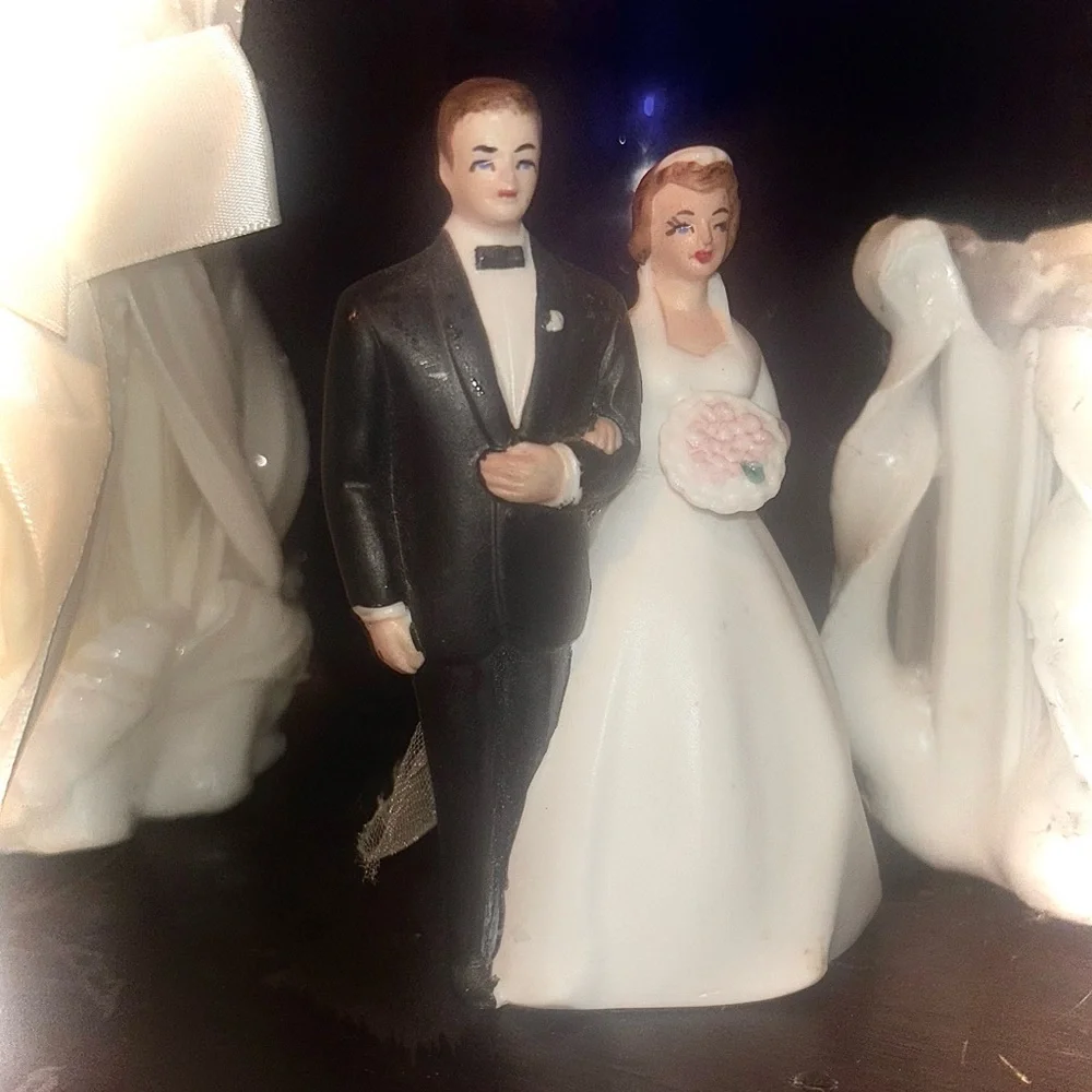 1950s Wilton Chicago Bride & Groom Topper